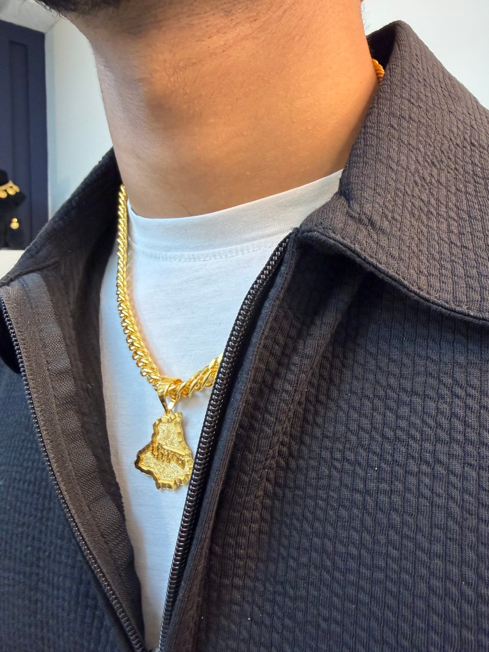 1 Grm Gold Punjab Locket with Chain - Image 2